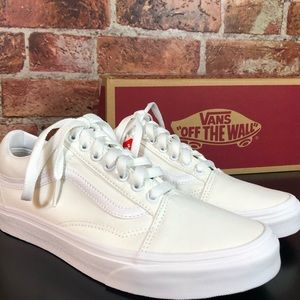 Old Skool True White Canvas Vans! Women’s 9 / Men’s 7.5
